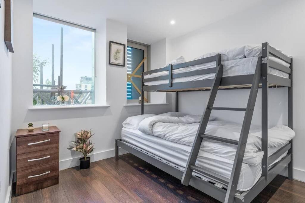 Sleep 7 20 Mins From London Waterloo Bp65 아파트 외부 사진
