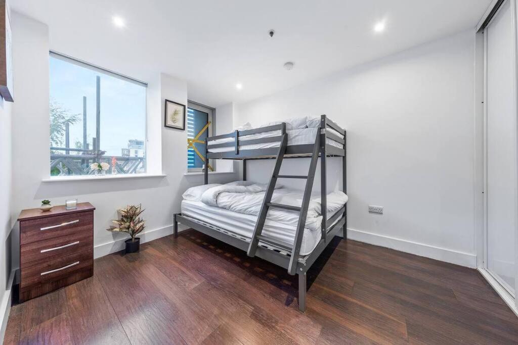 Sleep 7 20 Mins From London Waterloo Bp65 아파트 외부 사진